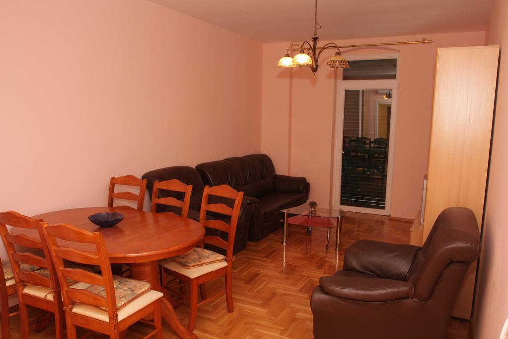 Apartmani Paula Макарска Экстерьер фото